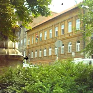 Season , Budapest Hongrie